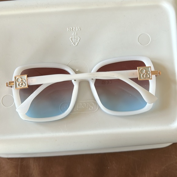 Jessica Simpson never worn Chic Gradient Sunglasses - Picture 4 of 4